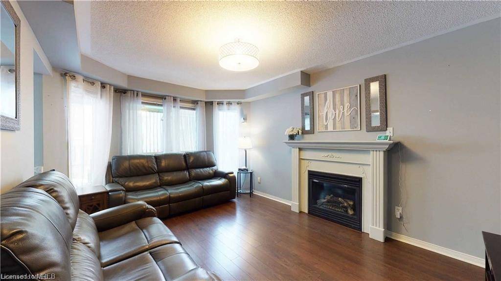 Oshawa, ON L1K 2V7,556 Nottingham Crescent