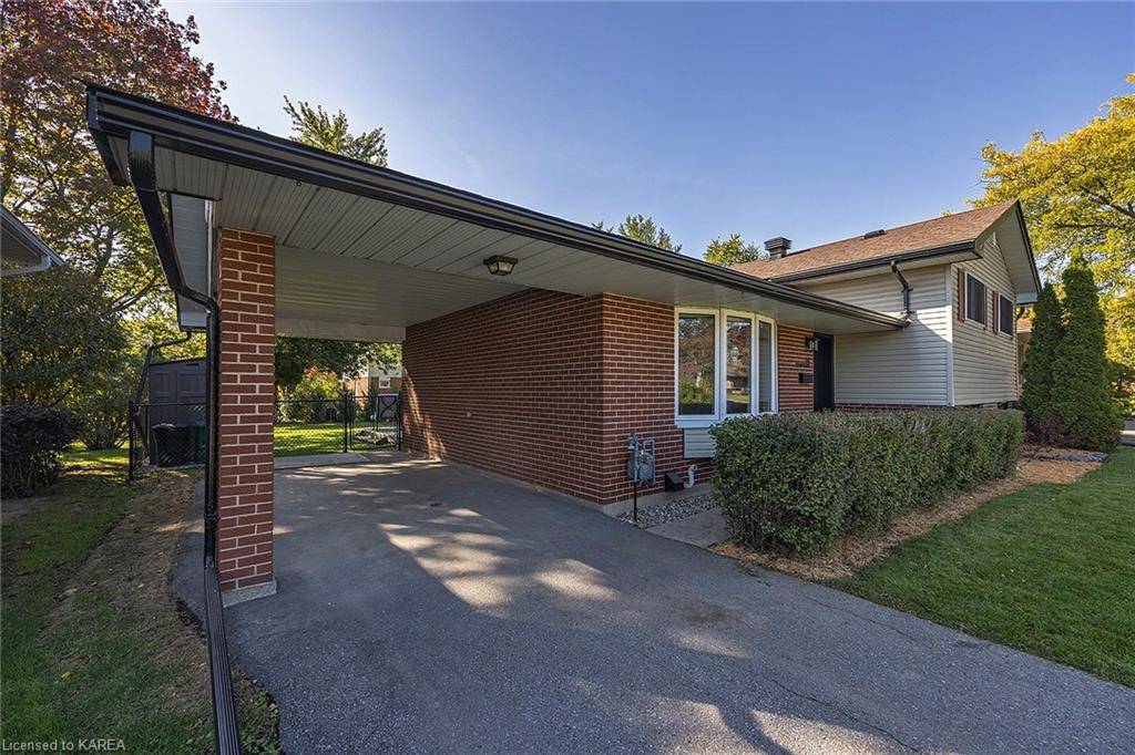 Kingston, ON K7M 2W4,14 Picard Place