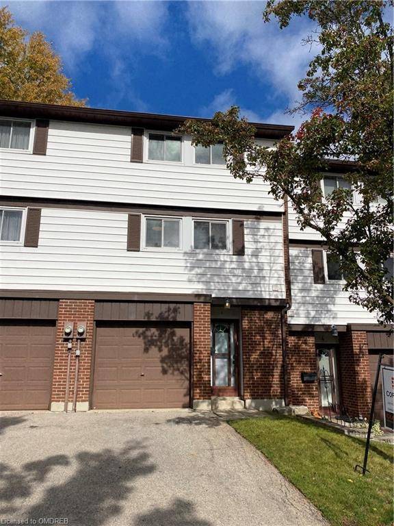 Dundas, ON L9H 6E8,6 Briar Lane #12