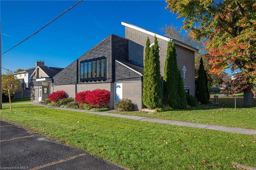 Kingston, ON K7M 3H2,244 Mcmahon Avenue