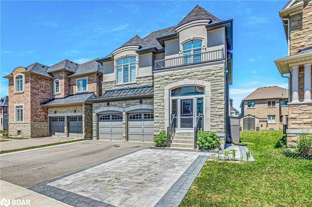 East Gwillimbury, ON L9N 0P2,4 Temple Avenue