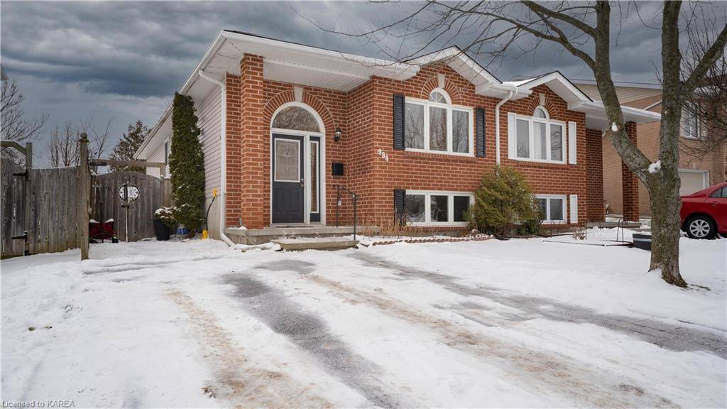 Kingston, ON K7M 8V3,984 Waterbury Crescent