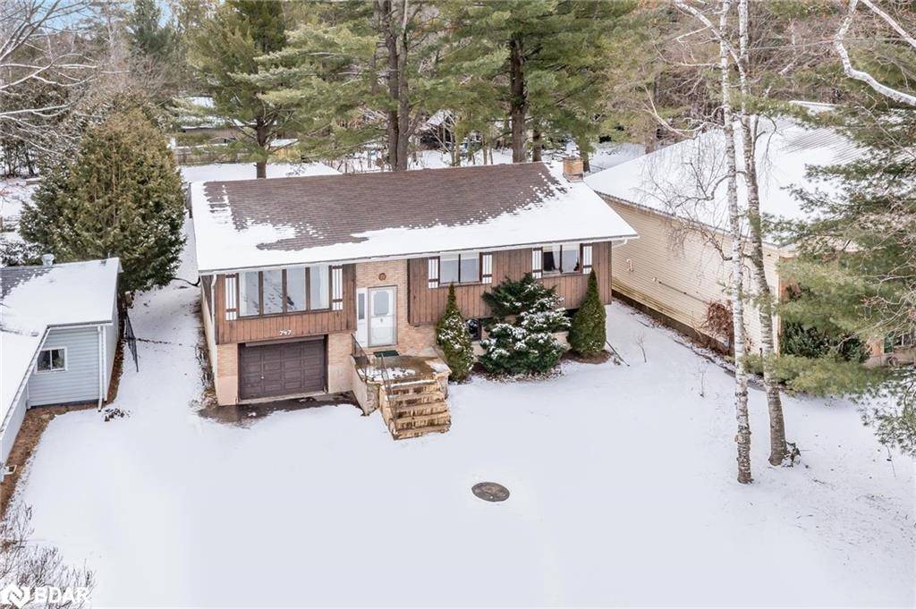 Innisfil, ON L9S 2K2,747 Pinegrove Avenue