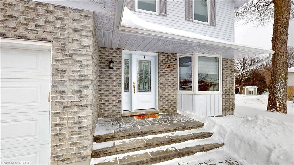 North Bay, ON P1C 1K7,20 Canterbury Crescent