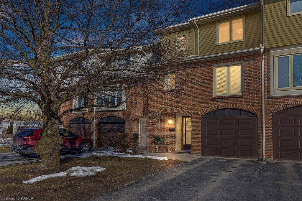 Kingston, ON K7L 4T8,115 Wright Crescent #18