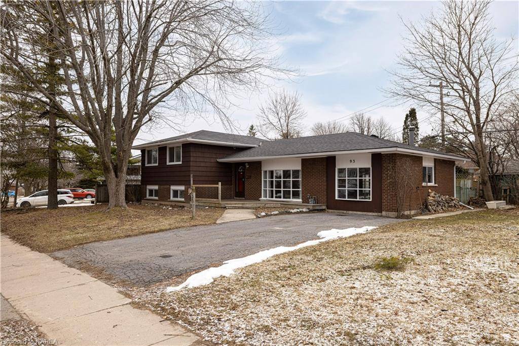 Kingston, ON K7M 1Z6,93 Campbell Crescent