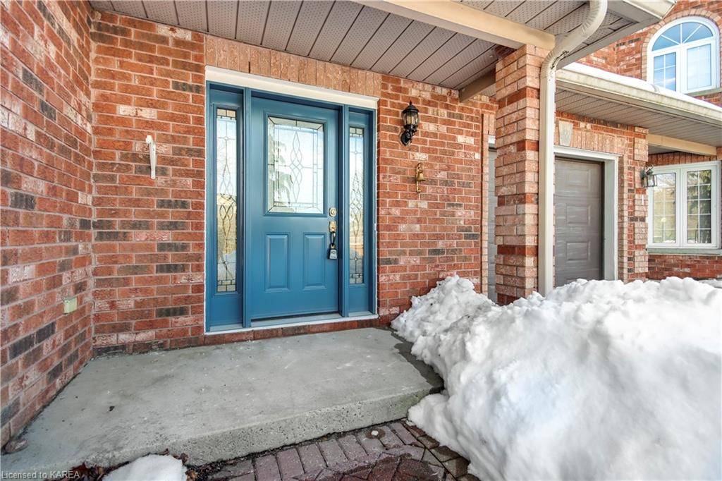 Kingston, ON K7M 8J2,1098 King Street W #2