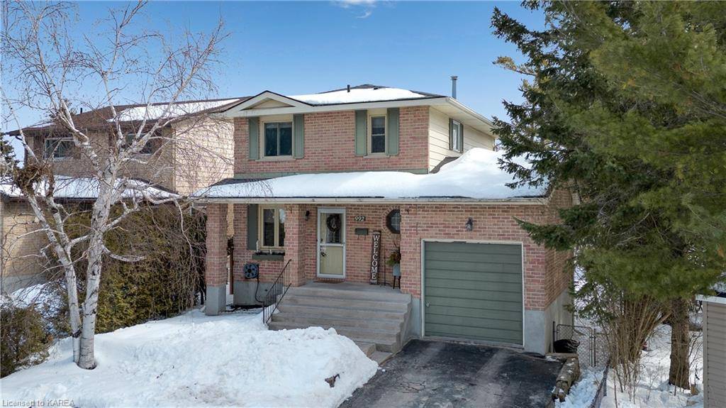 Kingston, ON K7P 1L5,992 Pinewood Place