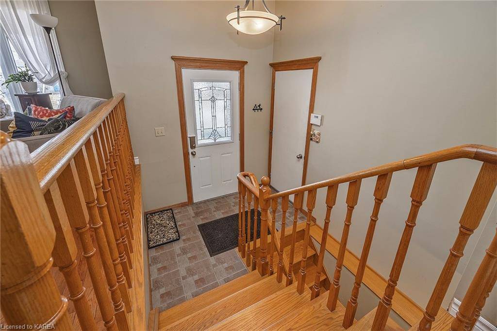 Kingston, ON K7M 7X9,880 Brothlin Crescent