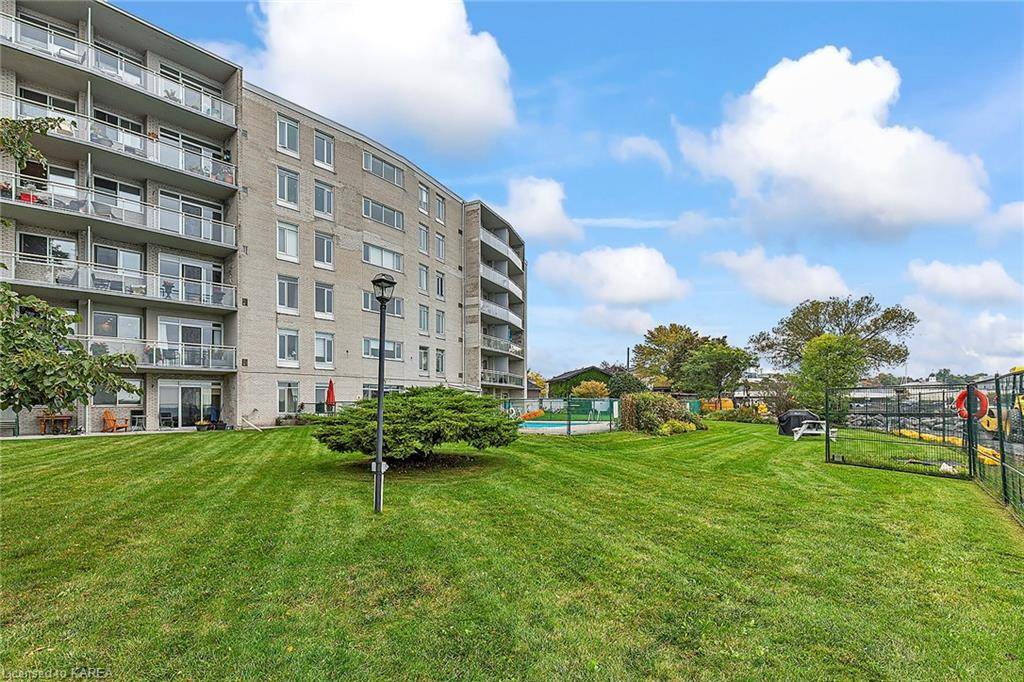 Kingston, ON K7M 1J8,1 Mowat Avenue #106