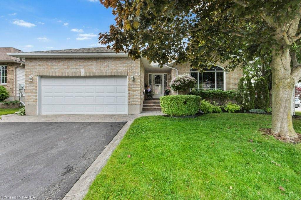 Kingston, ON K7M 8V1,319 Briarwood Drive