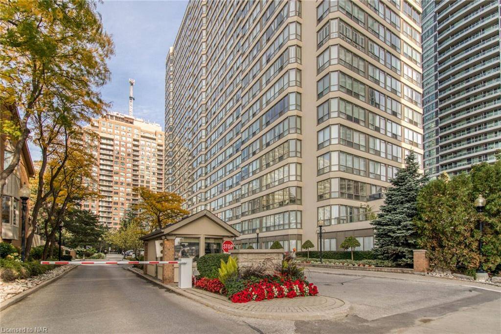 Mississauga, ON L5B 3Z3,55 Elm Drive W #1605