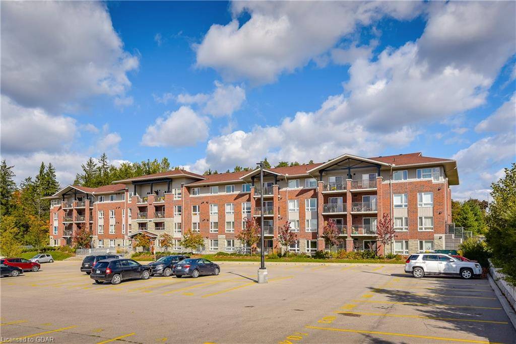 Fergus, ON N1M 0A9,645 St David Street S #307