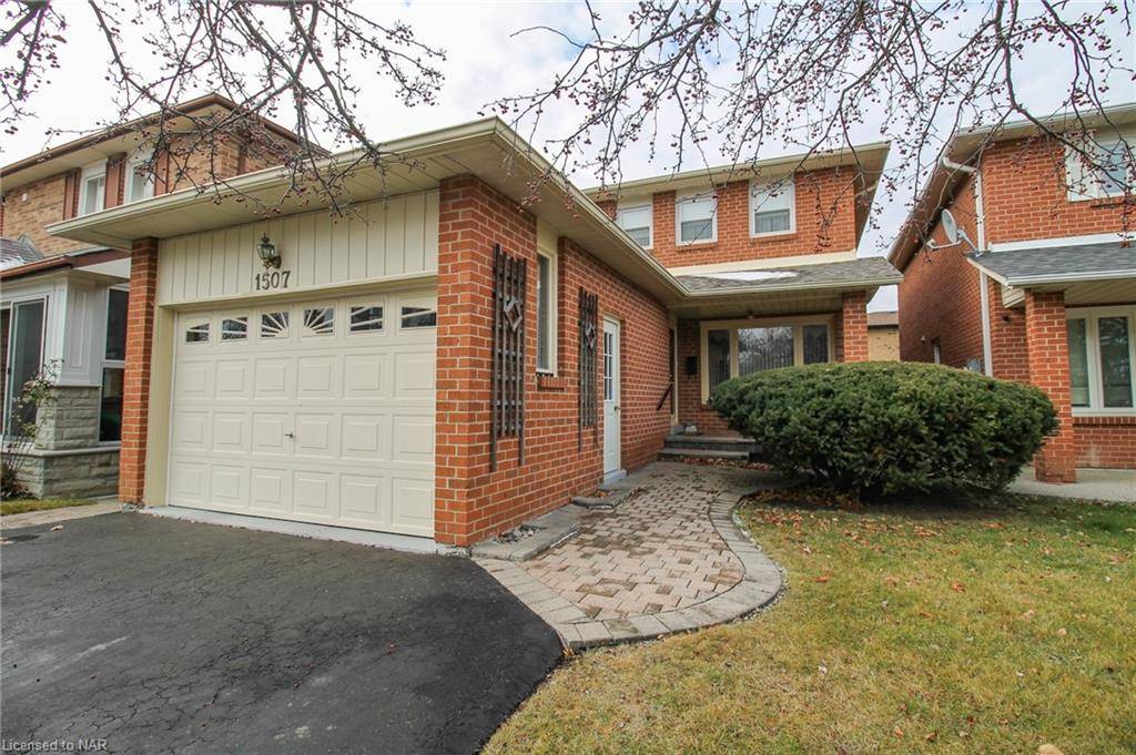 Mississauga, ON L4W 3Z5,1507 Maple Ridge Drive