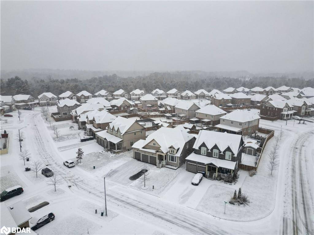 Angus, ON L0M 1B5,9 Mount Crescent