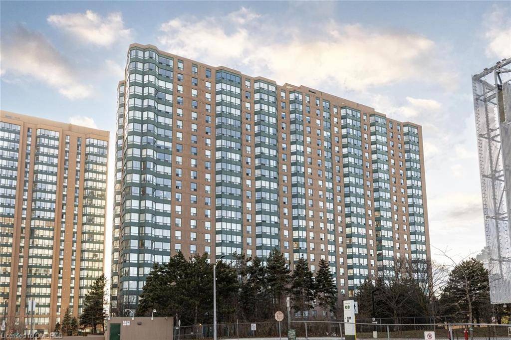 Mississauga, ON L5B 4B1,135 Hillcrest Avenue #1805