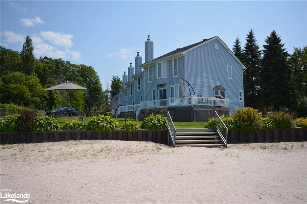 Wasaga Beach, ON L9Z 2E3,15 28th Street N #8