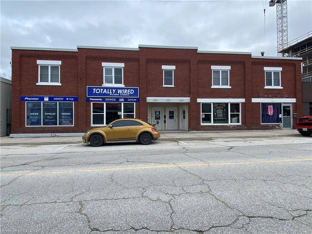 Hanover, ON N4N 1P1,249-253 10th Street