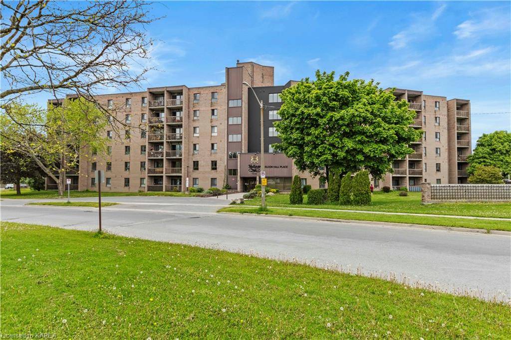 Kingston, ON K7M 7H5,17 Eldon Hall Place #201