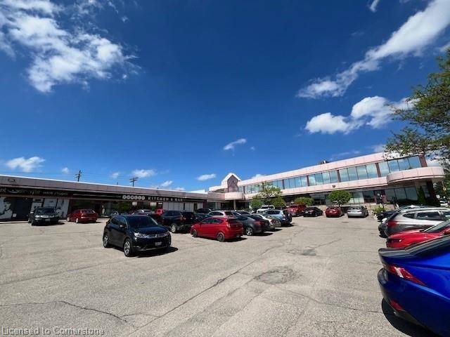 Kitchener, ON N2H 6R9,300 Victoria Street N #15