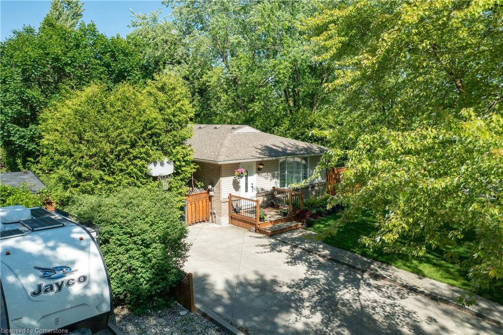 Baden, ON N3A 2T3,83 Hastings Court