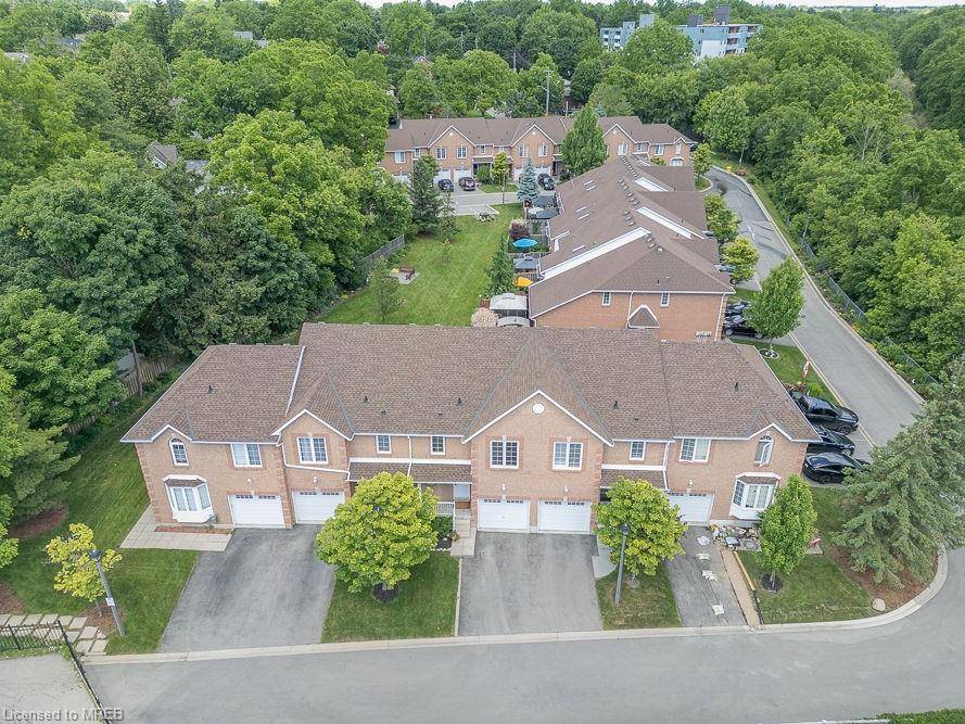 Waterdown, ON L9H 2B8,4 Victoria Street #18