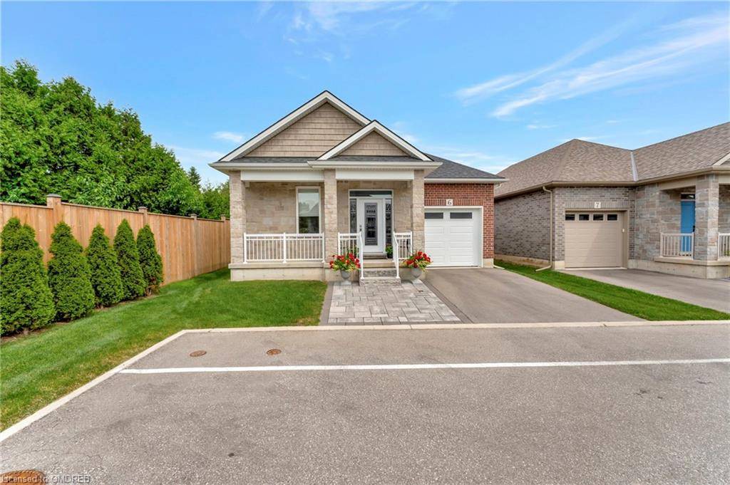 Brantford, ON N3T 6E5,6 Beckett Drive #6