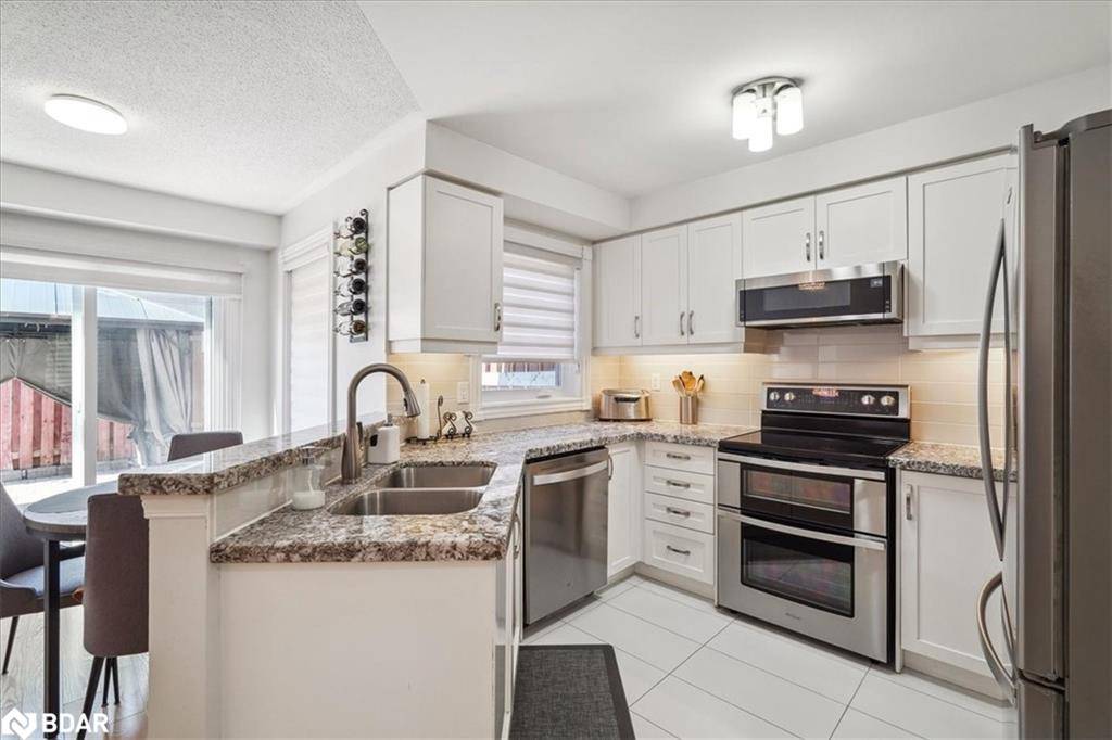 Vaughan, ON L4H 2M8,15 Laurelhurst Crescent