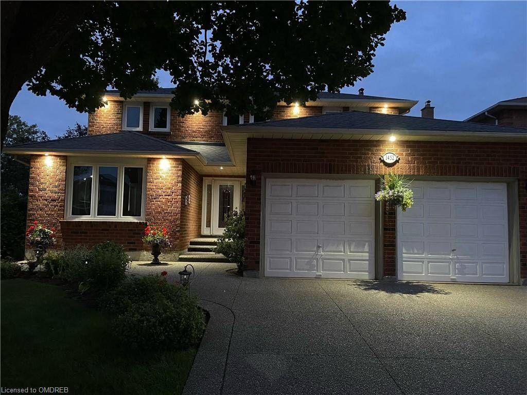 Oakville, ON L6J 7B6,1452 Gibson Drive