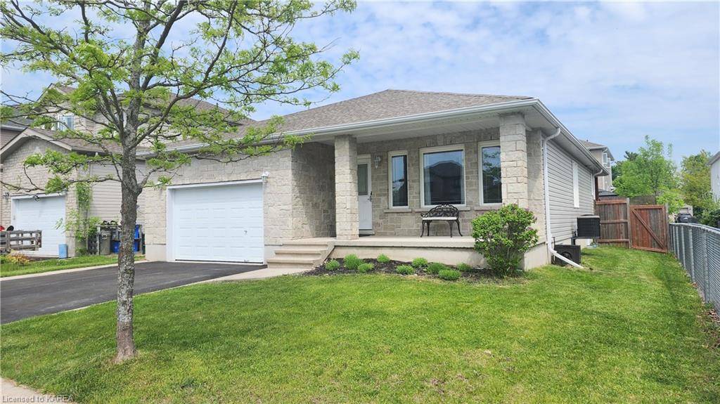 Kingston, ON K7P 3H5,1494 Birchwood Drive