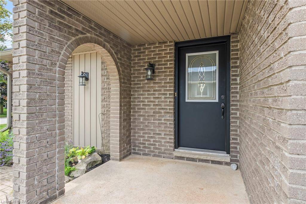 Kincardine, ON N2Z 1T1,678 Macyoung Drive