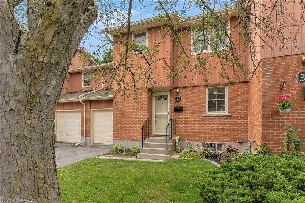 Kingston, ON K7M 6W4,19 Macpherson Avenue #32