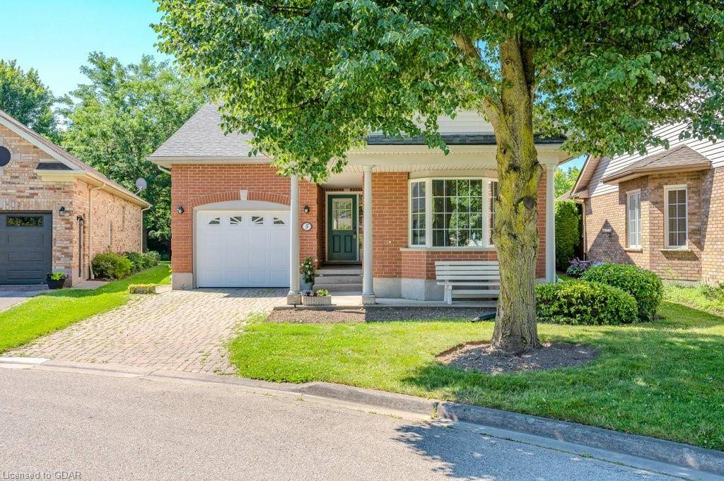 Guelph, ON N1G 4X7,5 Wild Rose Court