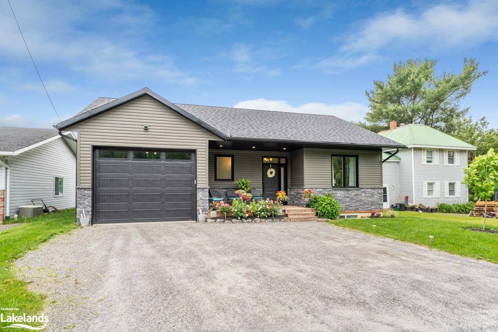 Huntsville, ON P1H 1Y3,15 Cairns Crescent