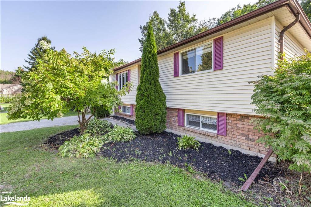 Midland, ON L4R 4Y2,818 Birchwood Drive