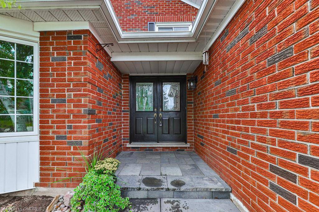 Oakville, ON L6M 2B6,1368 Outlook Terrace