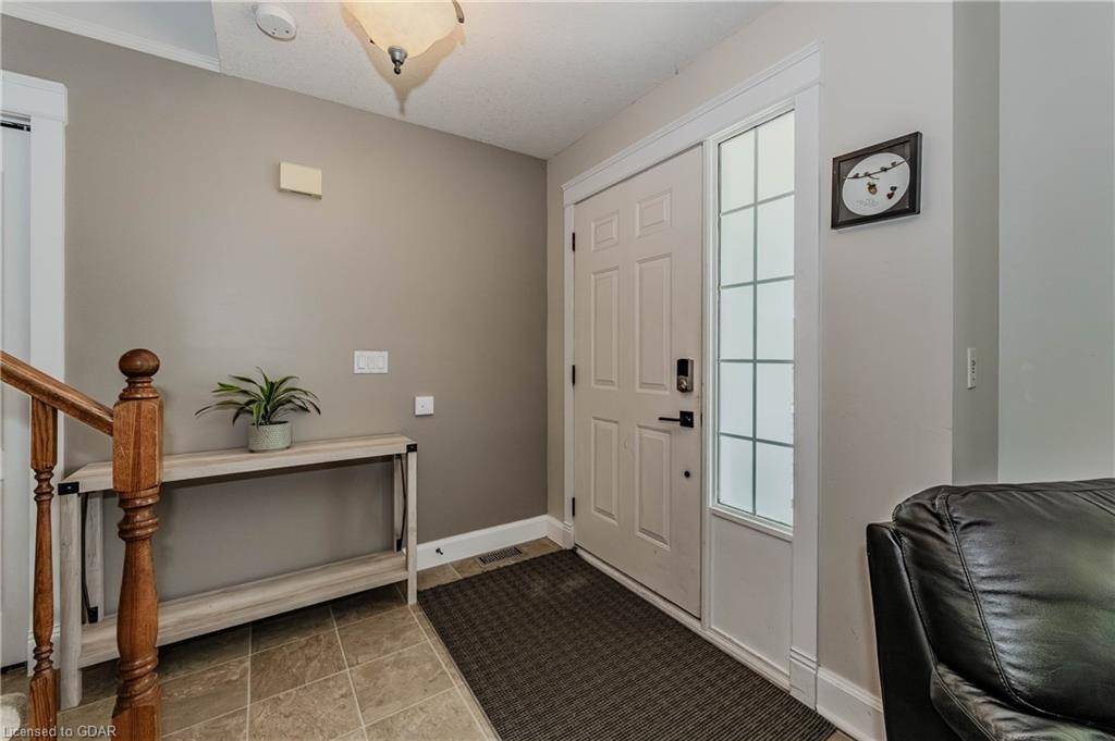 Guelph, ON N1K 1R7,6 Cranberry Court