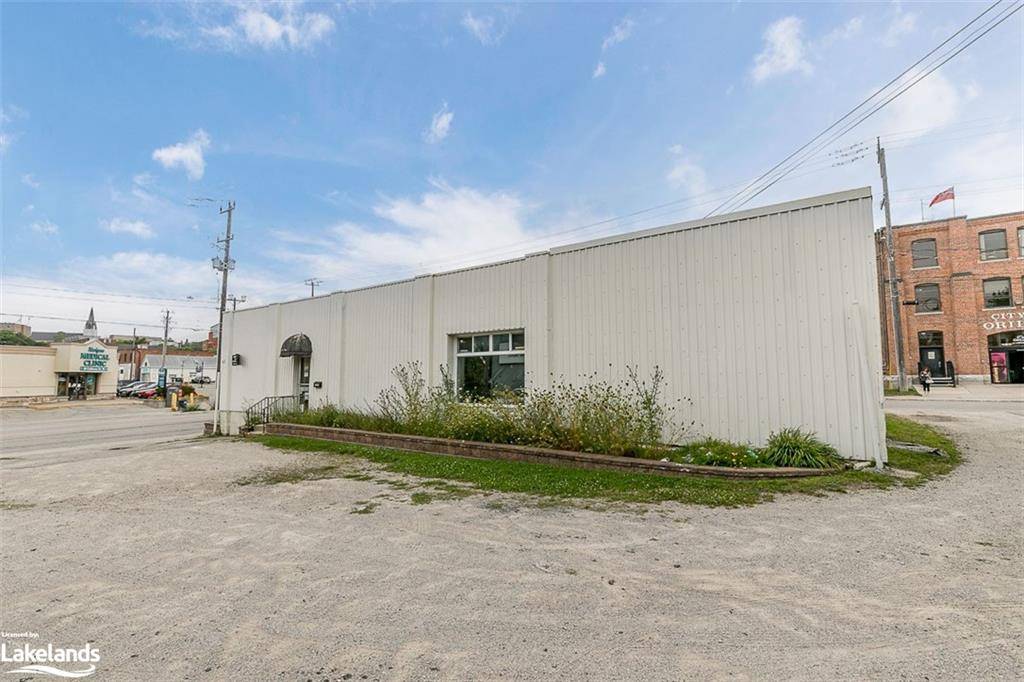 Orillia, ON L3V 2Y5,41 Colborne Street W