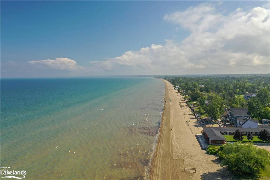 Wasaga Beach, ON L9Z 2H3,8 Bremont Way