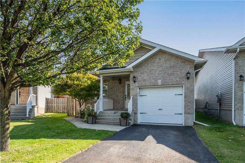 Kingston, ON K7P 0C3,1204 Amanda Court