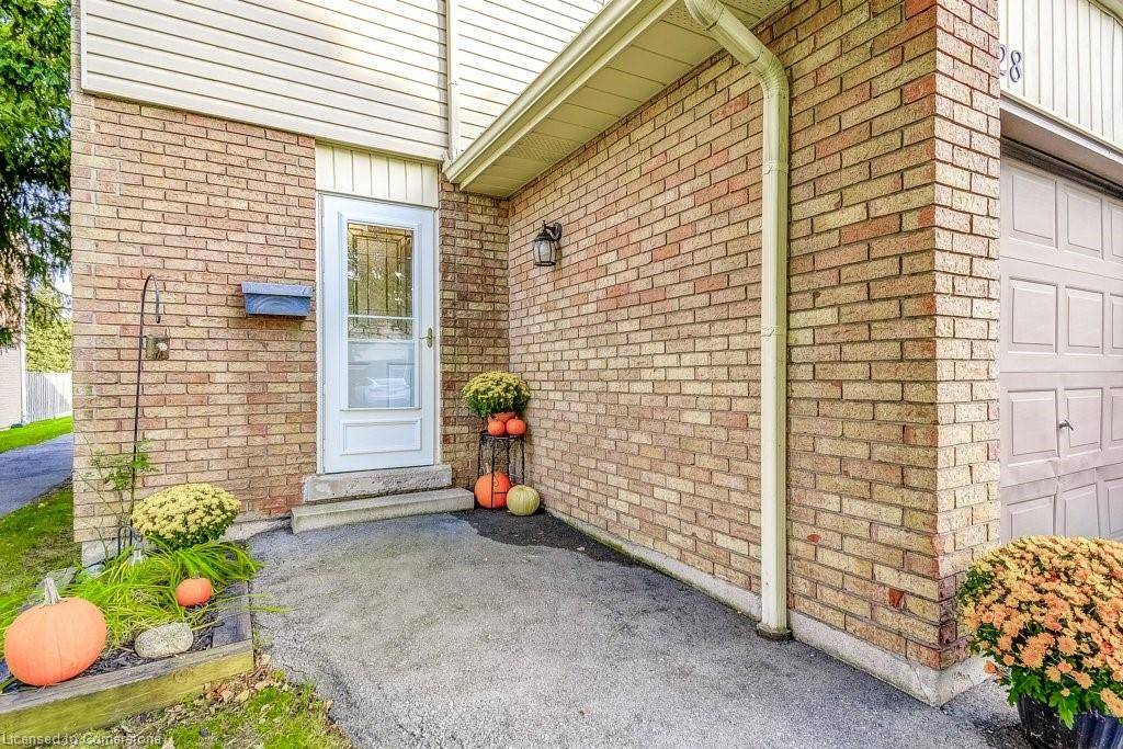 Hamilton, ON L8W 1L6,1350 Limeridge Road E #28