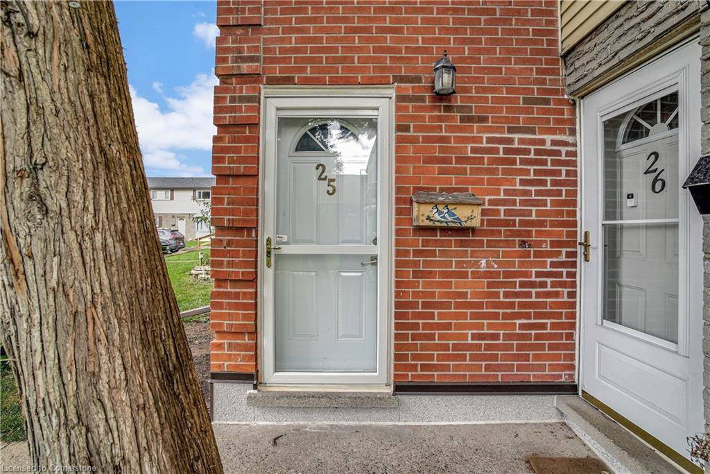 Kitchener, ON N2A 2L7,162 Jansen Avenue #25