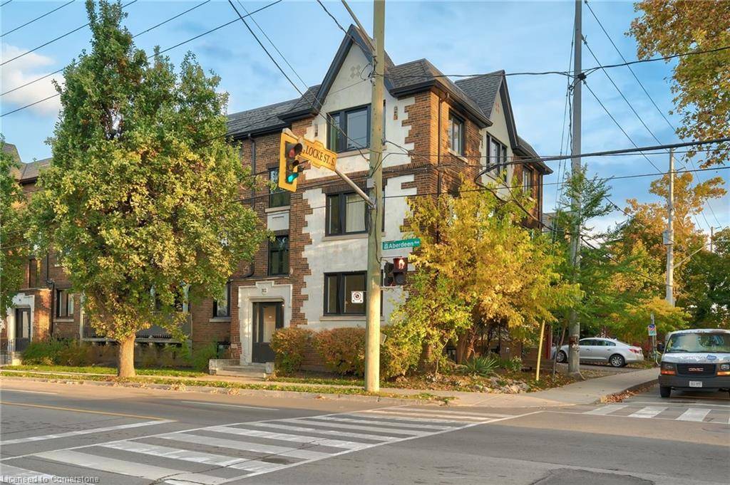 Hamilton, ON L8P 2R5,312 Aberdeen Avenue #1