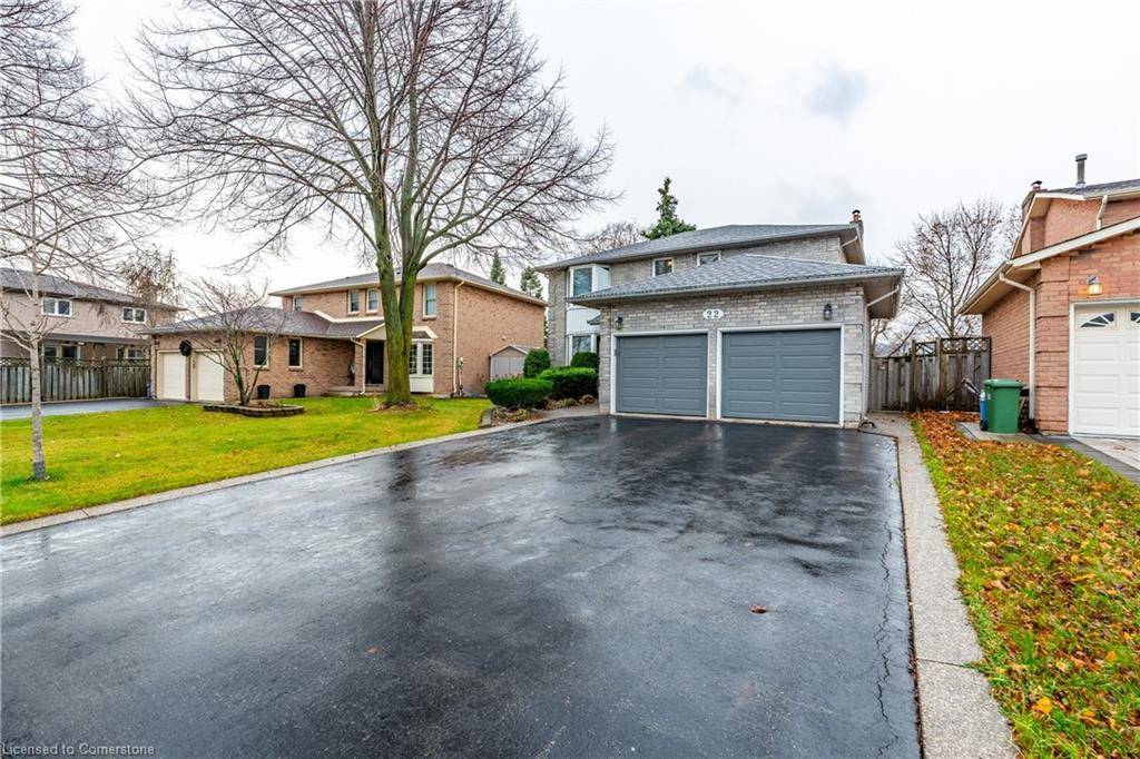 Stoney Creek, ON L8E 4S5,22 Cresthaven Drive