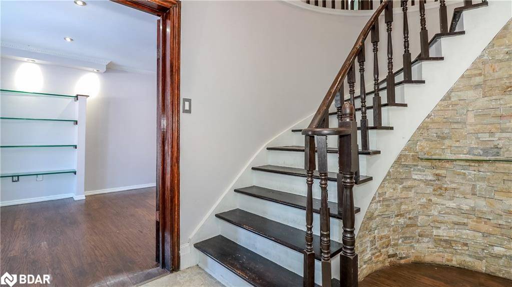 Barrie, ON L4N 7V6,104 Brown Street
