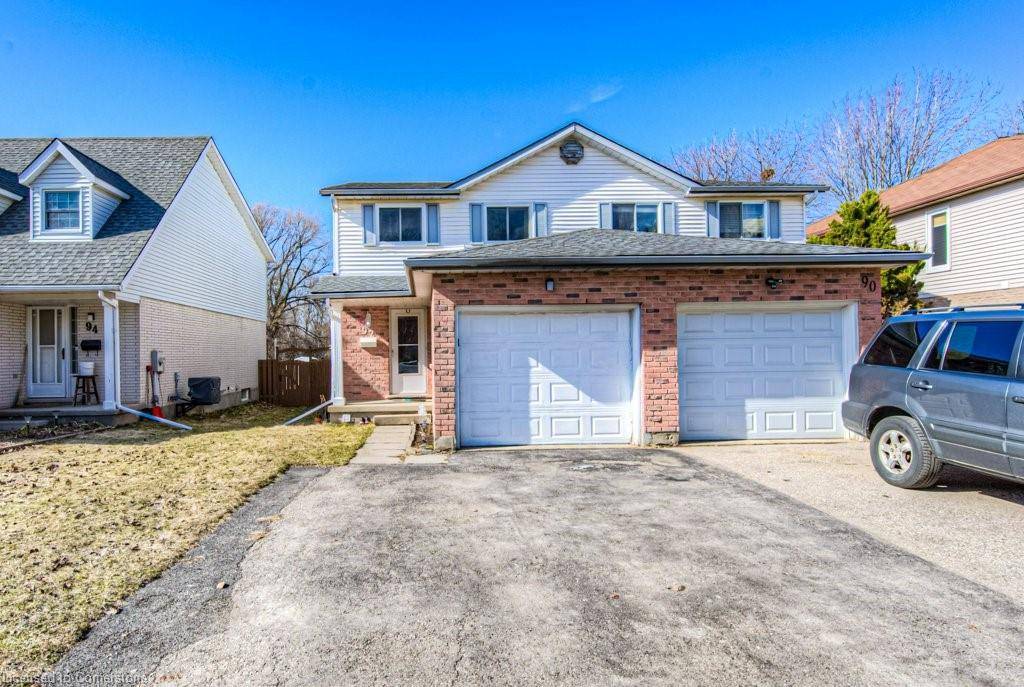 Kitchener, ON N2M 5C1,92 Highland Crescent