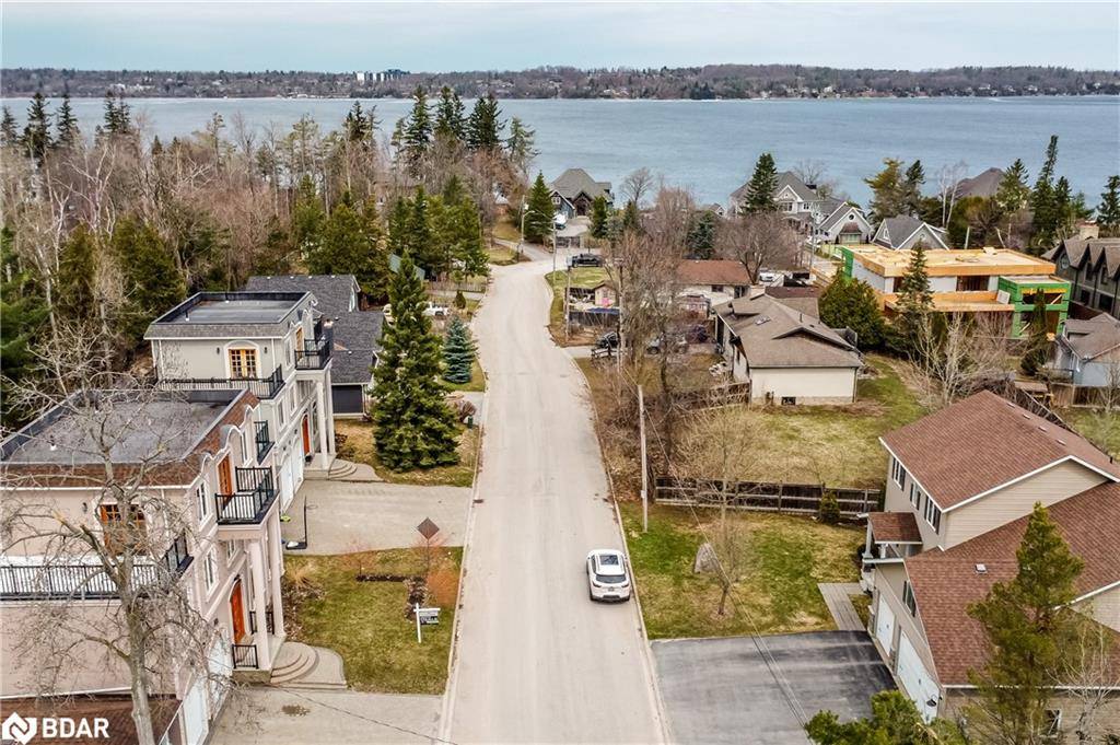 Barrie, ON L4N 7T1,16 Gray Lane