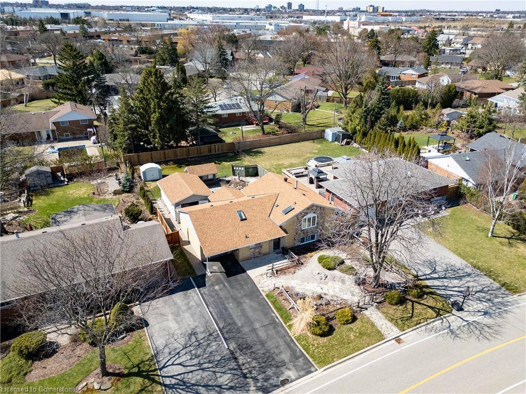 Mississauga, ON L5N 1C5,10 Plainsman Road