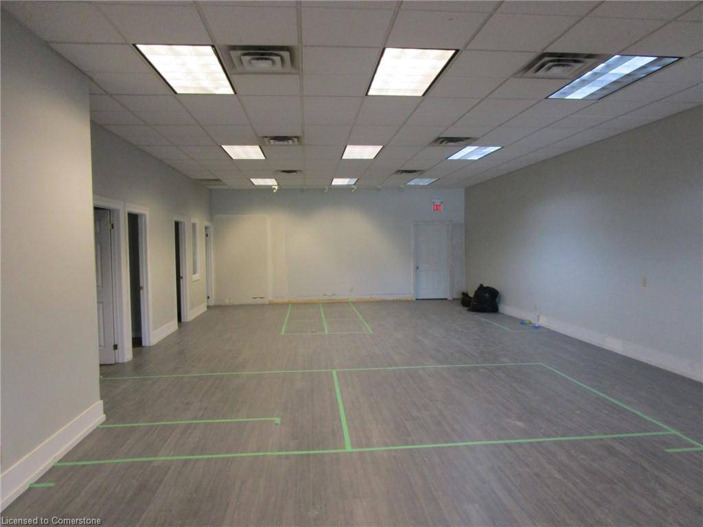 Stoney Creek, ON L8E 5V1,889 Barton Street #2