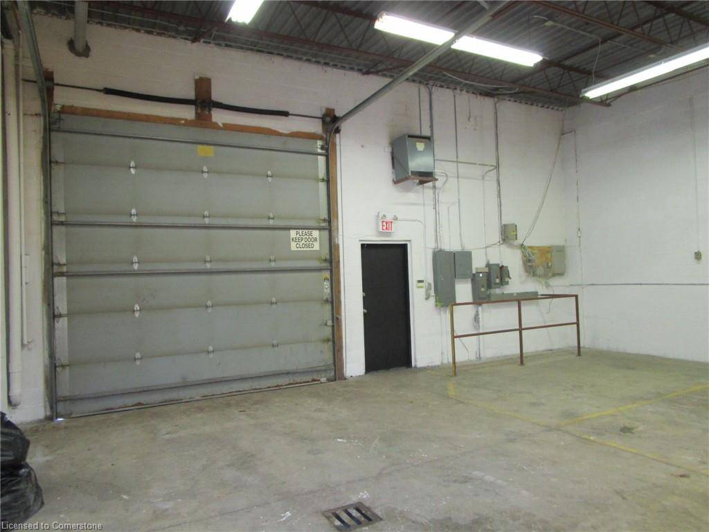 Stoney Creek, ON L8E 5V1,889 Barton Street #2